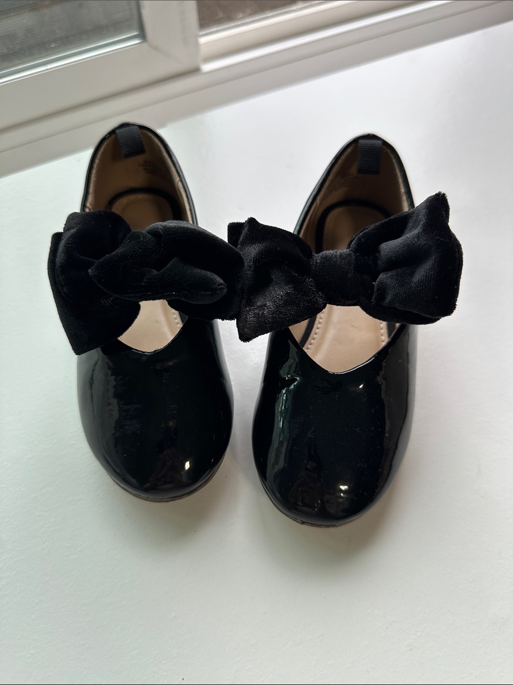 H&M Black Patent Mary Jane Shoes with Velvet Bows